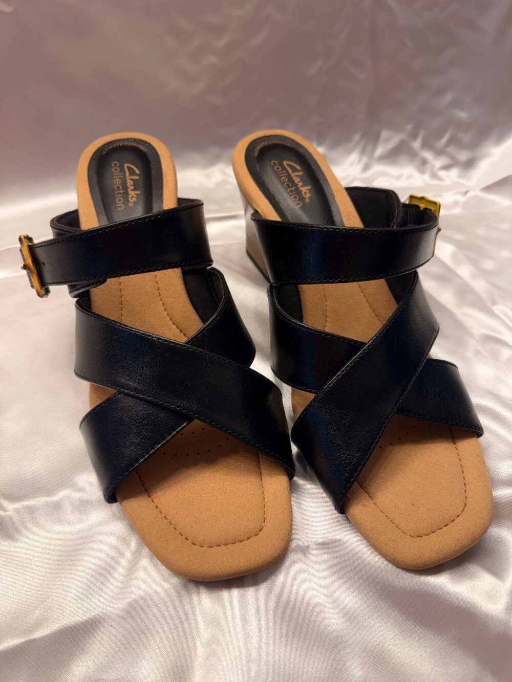 Clarks Collection Black Leather Wedge Sandals Tortoiseshell Buckle Size 9M NWOB